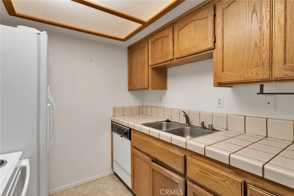 19237 Elm Drive Apple Valley, CA 92308