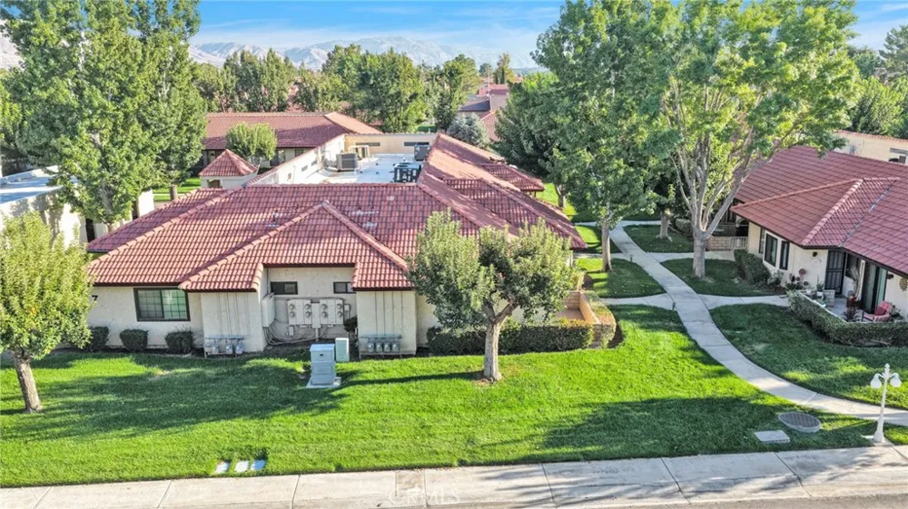 19237 Elm Drive Apple Valley, CA 92308