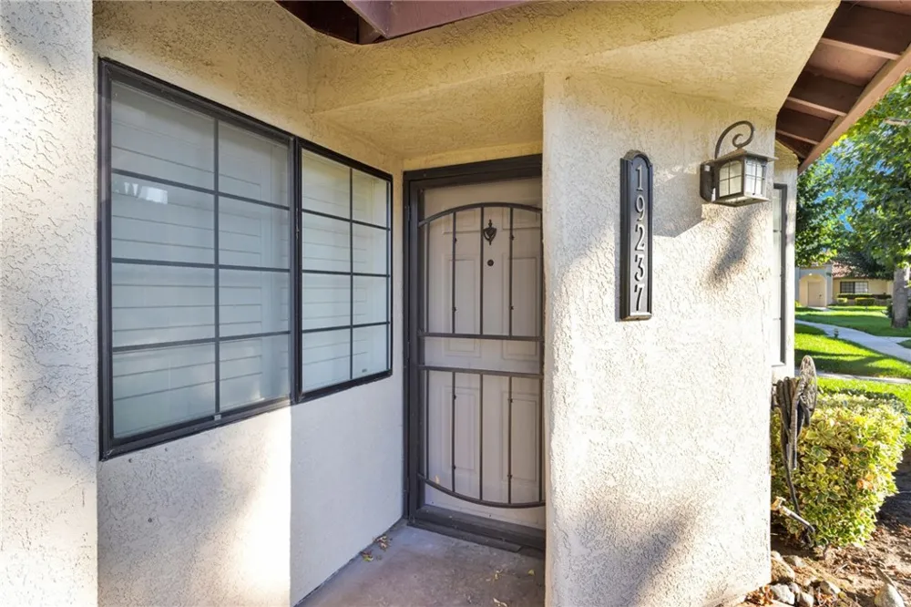 19237 Elm Drive Apple Valley, CA 92308