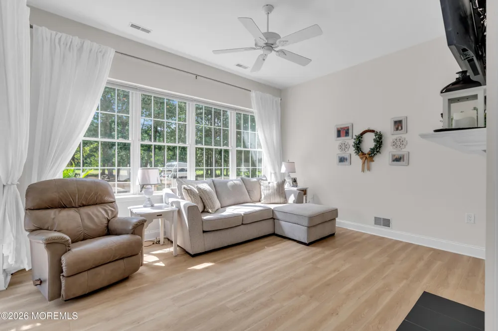 18 Spyglass Drive Jackson, NJ 08527