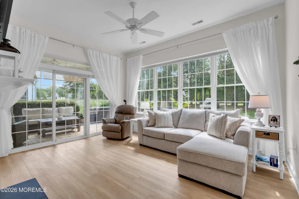18 Spyglass Drive Jackson, NJ 08527