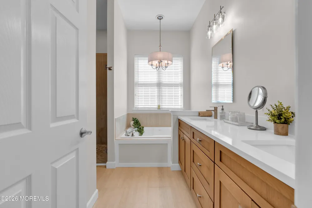 18 Spyglass Drive Jackson, NJ 08527