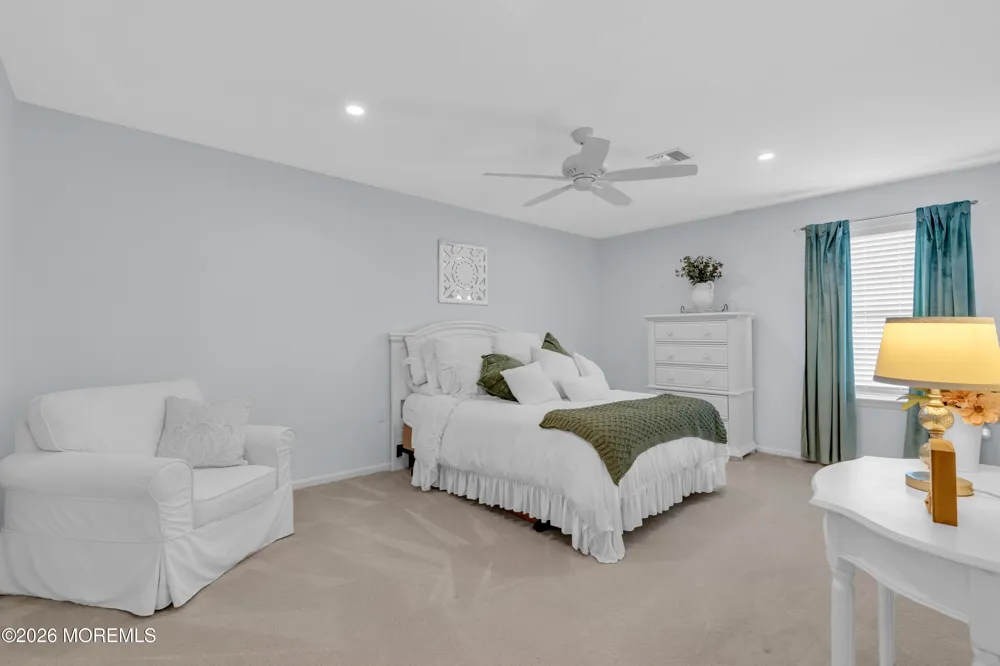 18 Spyglass Drive Jackson, NJ 08527