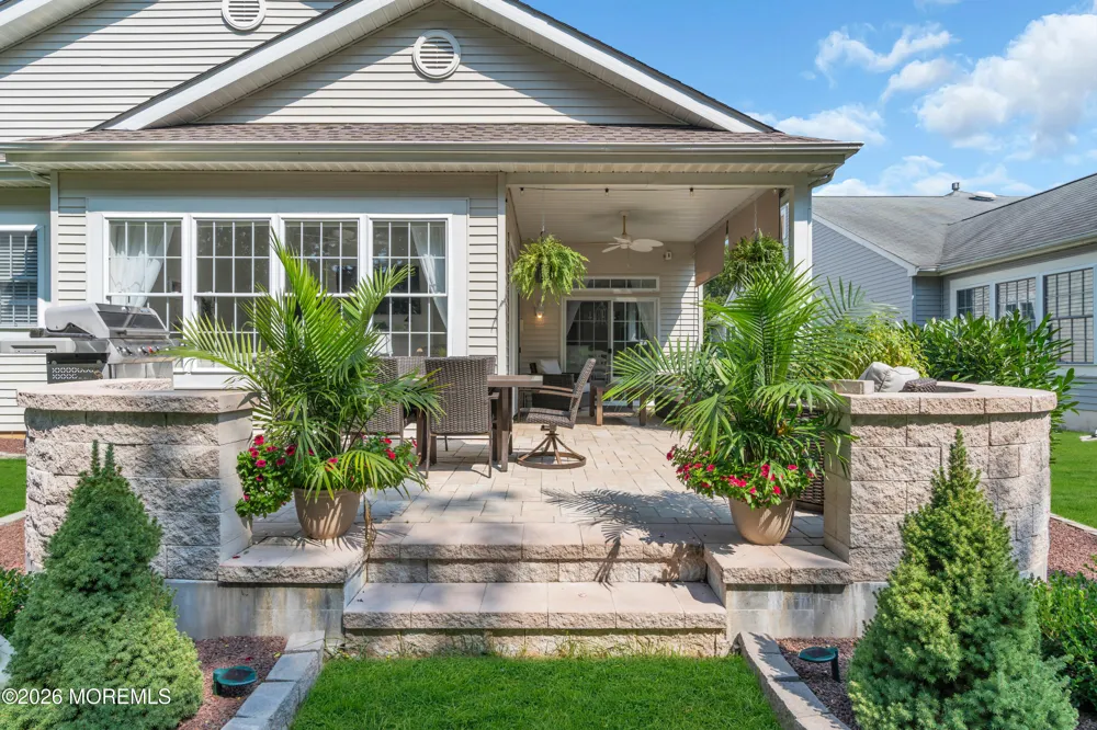 18 Spyglass Drive Jackson, NJ 08527