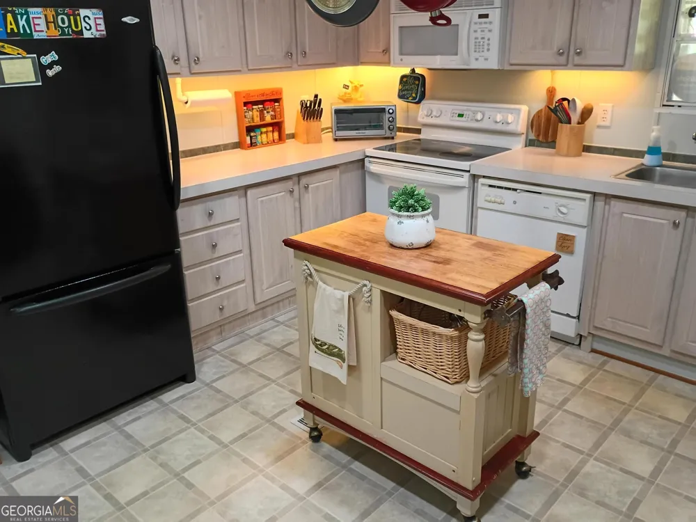 4888 Allen CIR SE Acworth, GA 30102