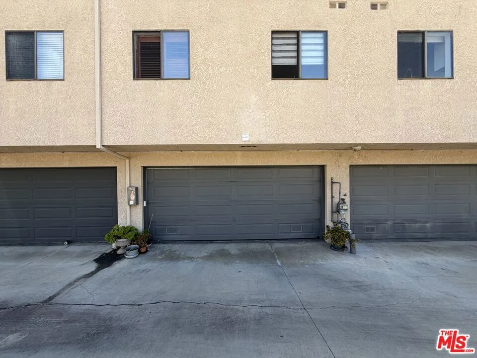 6840 Balboa Boulevard #507 Los Angeles, CA 91406