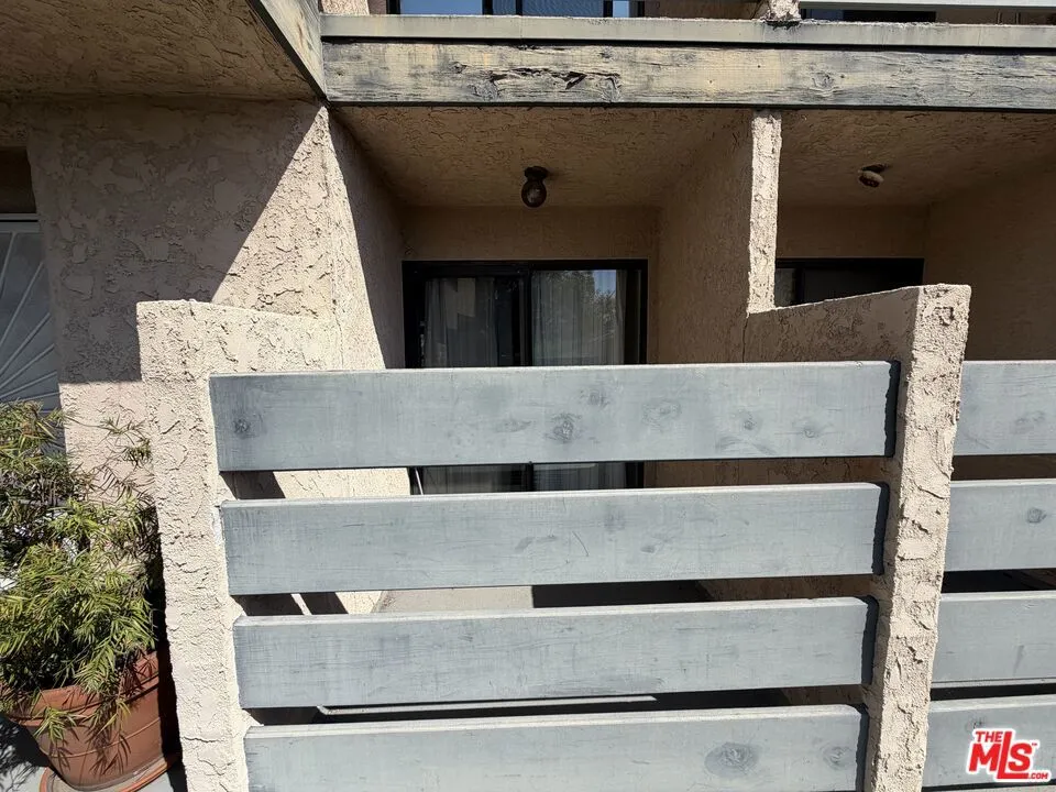 6840 Balboa Boulevard #507 Los Angeles, CA 91406