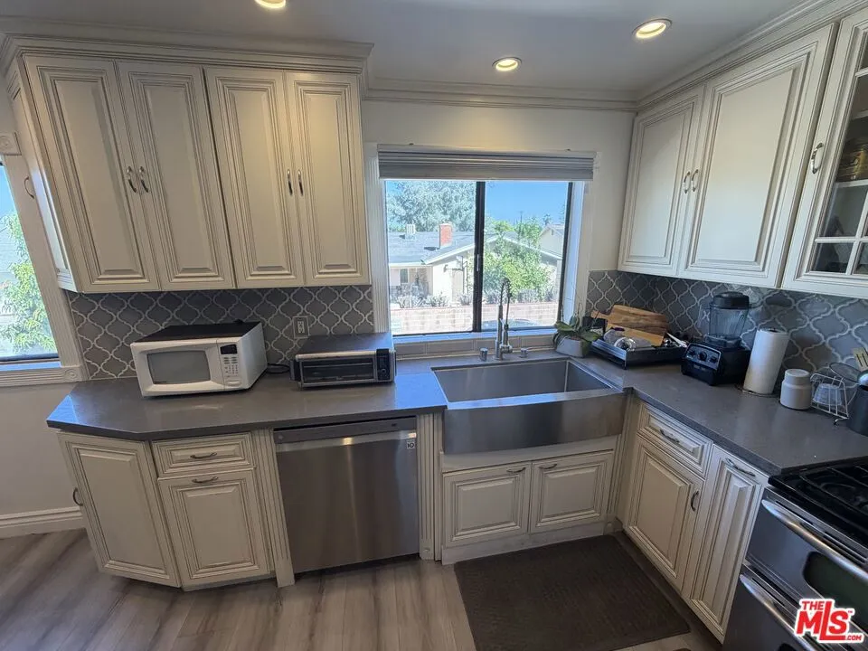 6840 Balboa Boulevard #507 Los Angeles, CA 91406