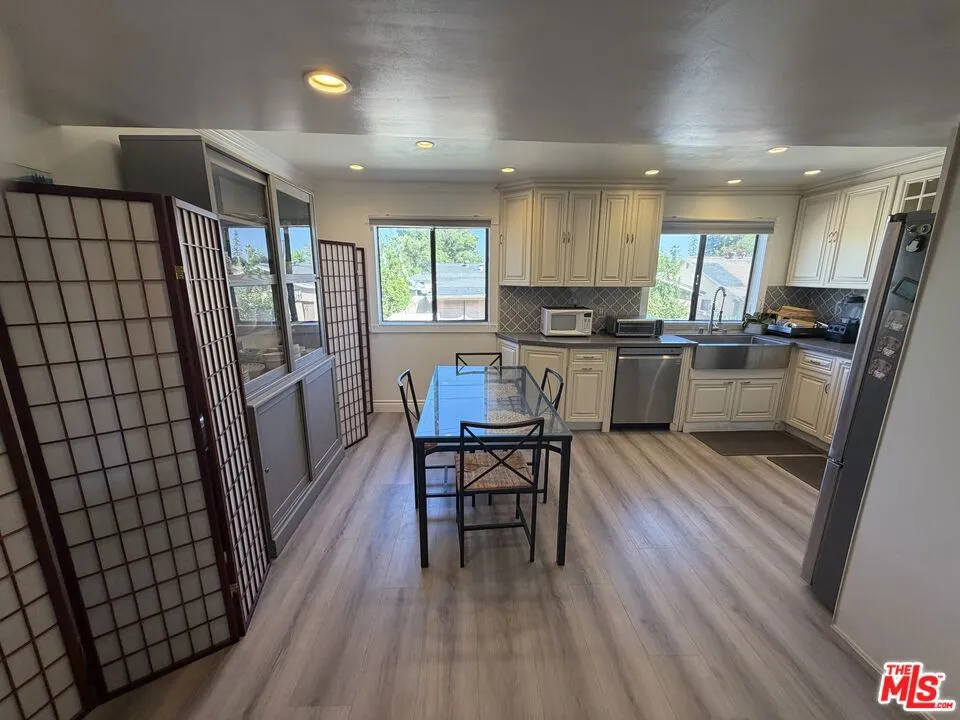 6840 Balboa Boulevard #507 Los Angeles, CA 91406