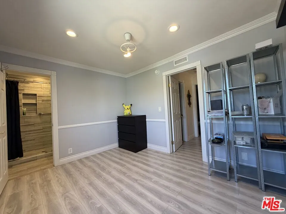 6840 Balboa Boulevard #507 Los Angeles, CA 91406