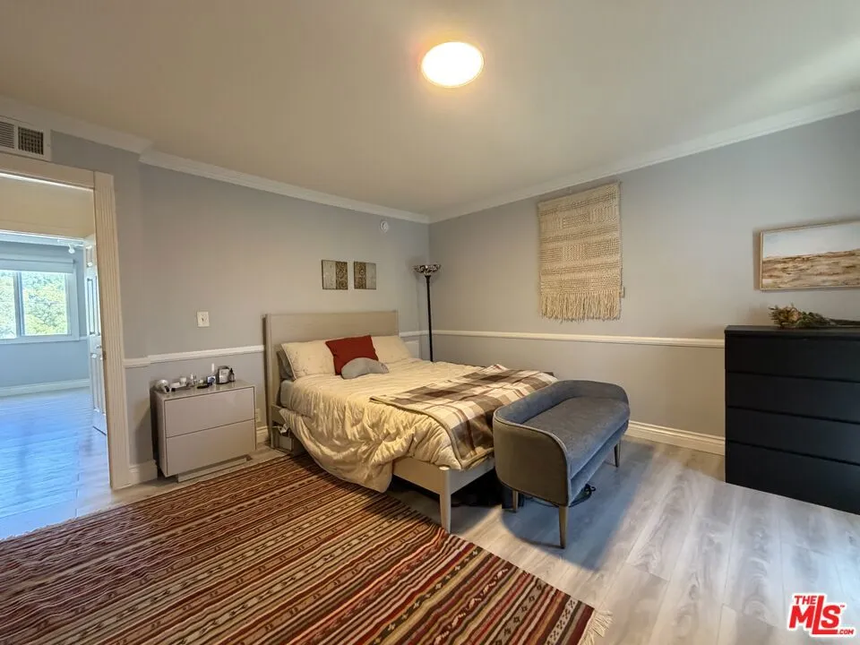 6840 Balboa Boulevard #507 Los Angeles, CA 91406