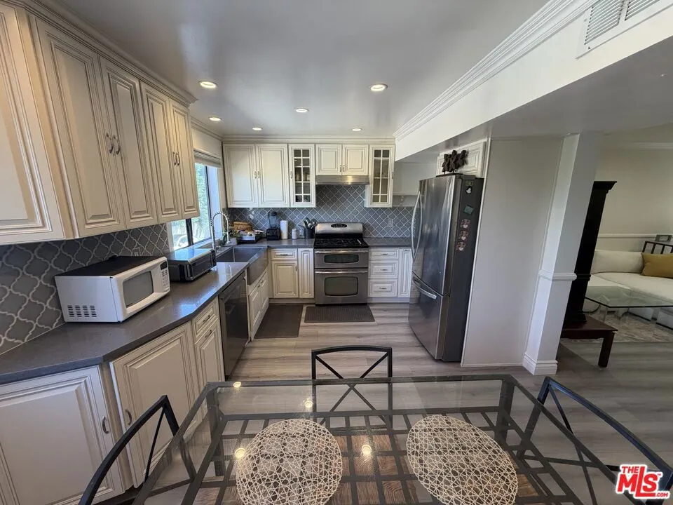 6840 Balboa Boulevard #507 Los Angeles, CA 91406