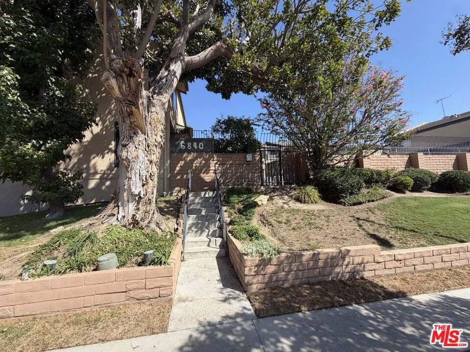 6840 Balboa Boulevard #507 Los Angeles, CA 91406