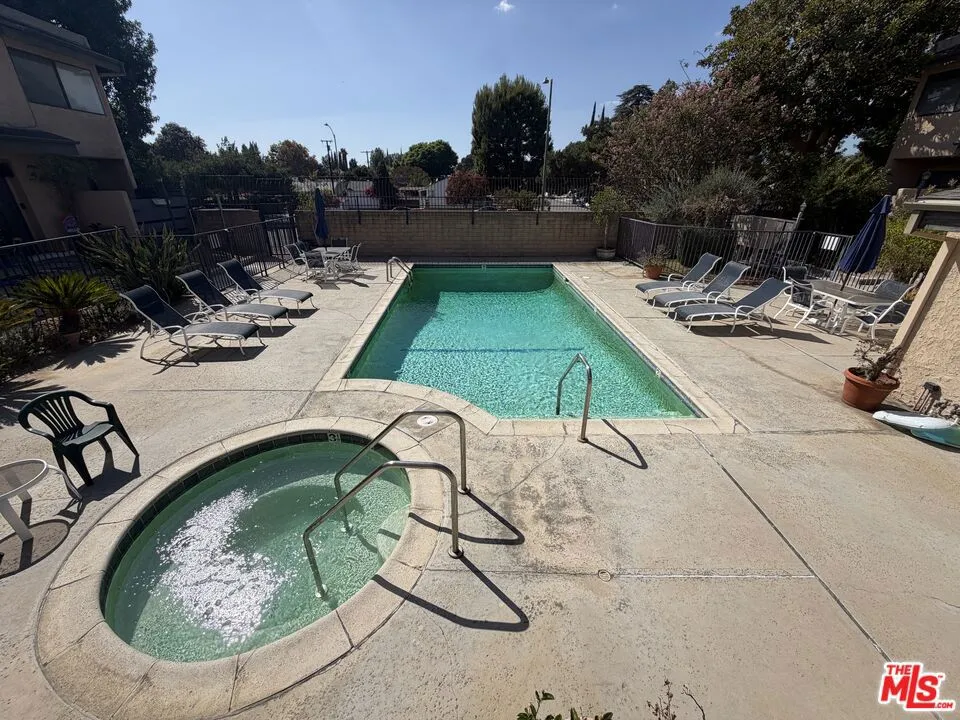6840 Balboa Boulevard #507 Los Angeles, CA 91406