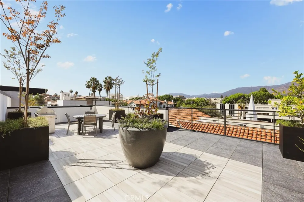 150 S Oak Knoll Avenue Pasadena, CA 91101