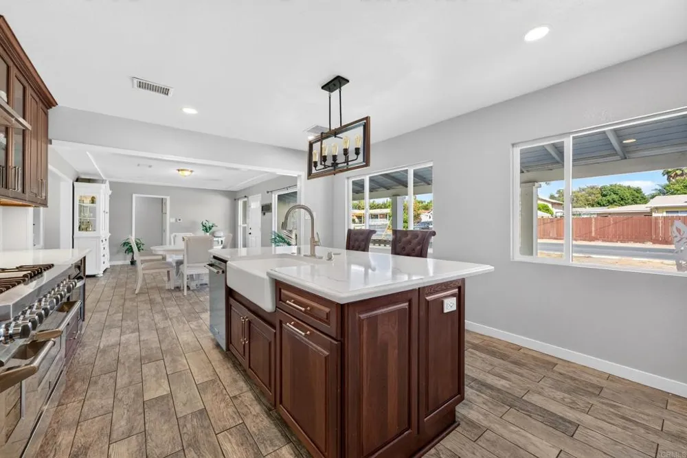2424 Washington Street Lemon Grove, CA 91945
