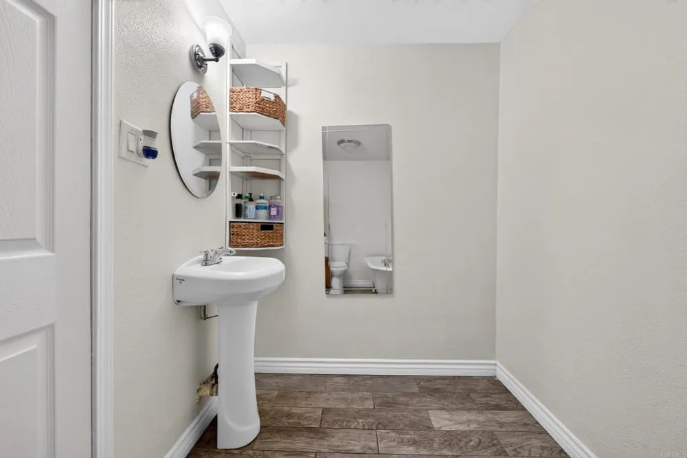 2424 Washington Street Lemon Grove, CA 91945
