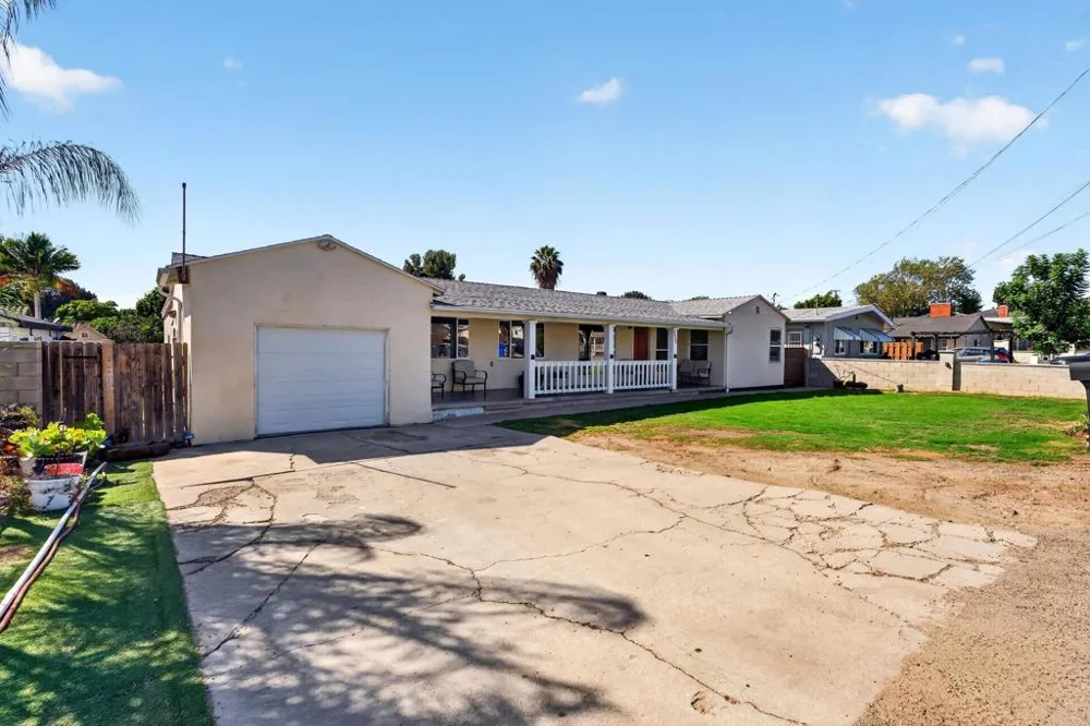 2424 Washington Street Lemon Grove, CA 91945