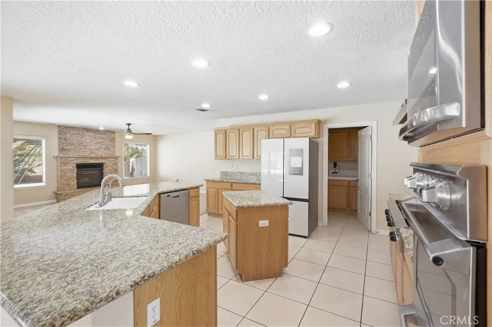 14940 Mesa Street Hesperia, CA 92345