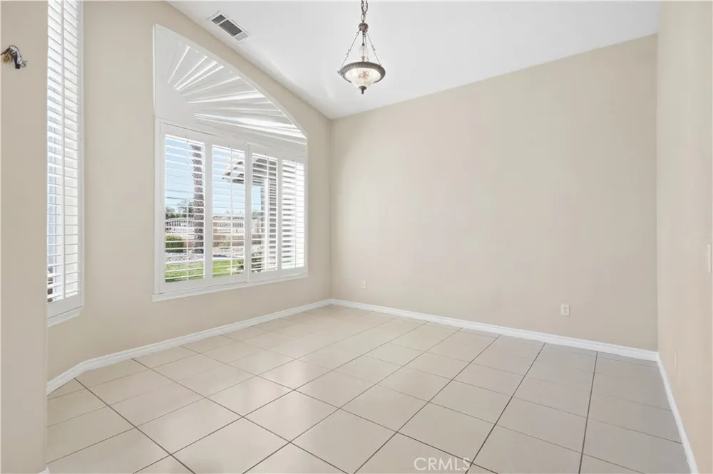 14940 Mesa Street Hesperia, CA 92345