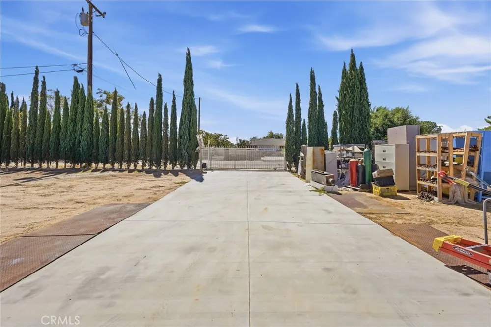 14940 Mesa Street Hesperia, CA 92345
