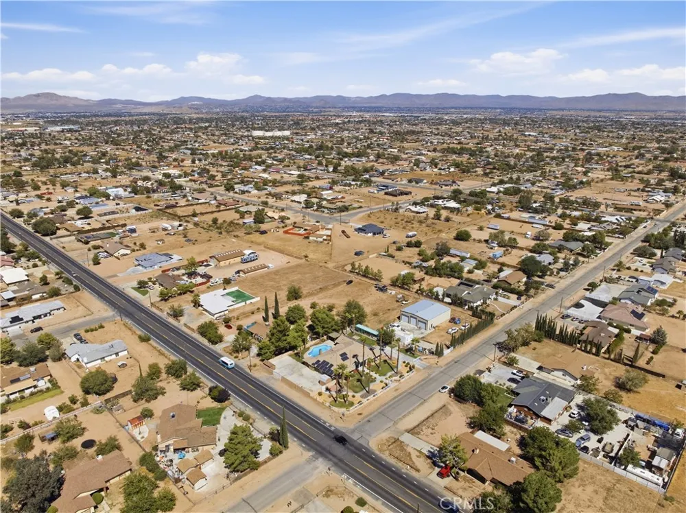 14940 Mesa Street Hesperia, CA 92345
