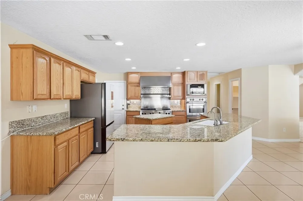 14940 Mesa Street Hesperia, CA 92345