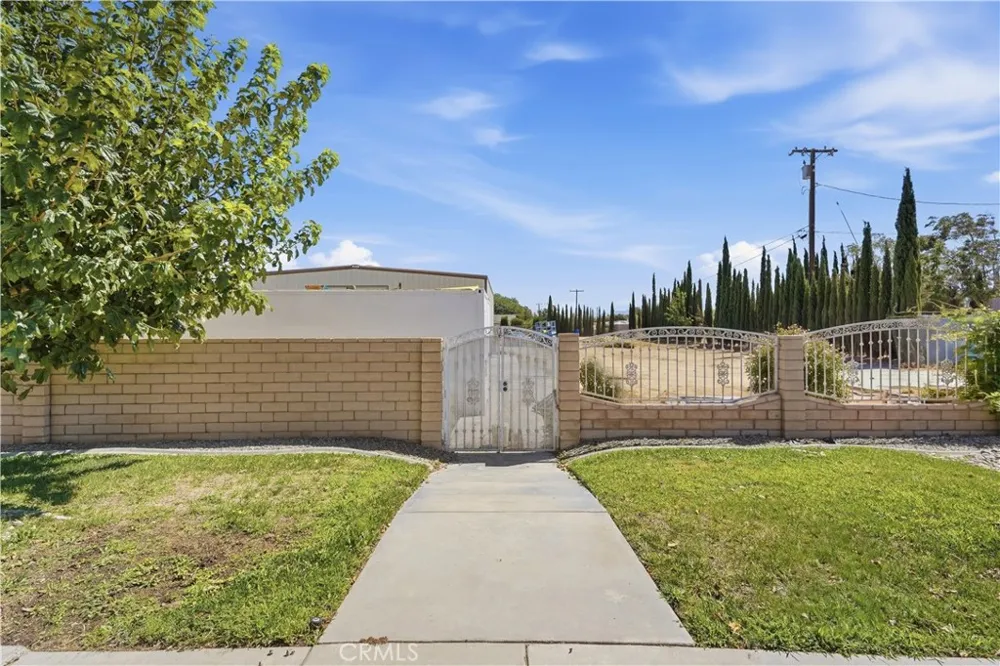 14940 Mesa Street Hesperia, CA 92345