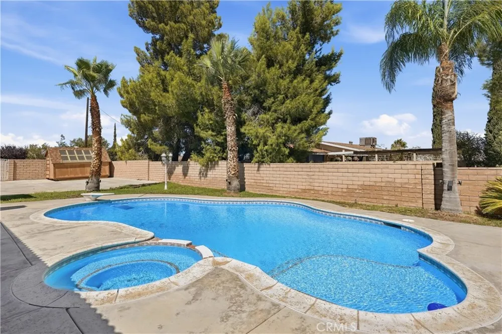 14940 Mesa Street Hesperia, CA 92345