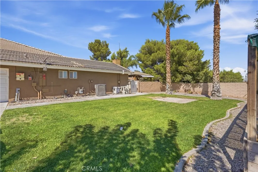 14940 Mesa Street Hesperia, CA 92345