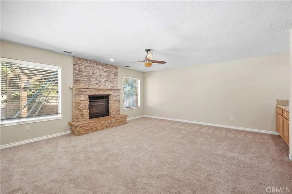 14940 Mesa Street Hesperia, CA 92345
