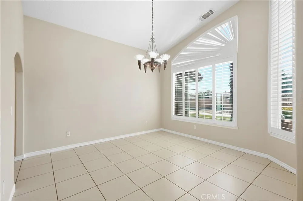 14940 Mesa Street Hesperia, CA 92345