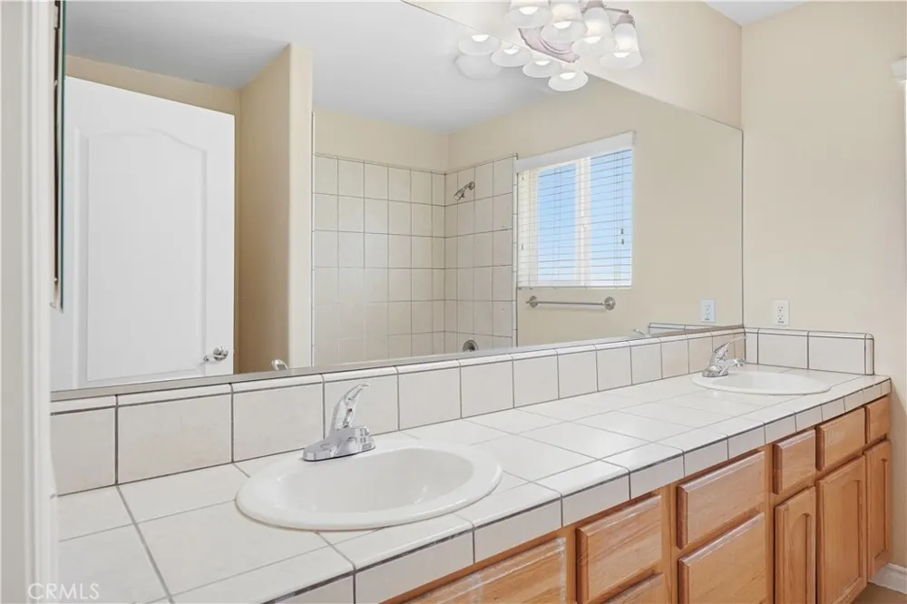 14940 Mesa Street Hesperia, CA 92345