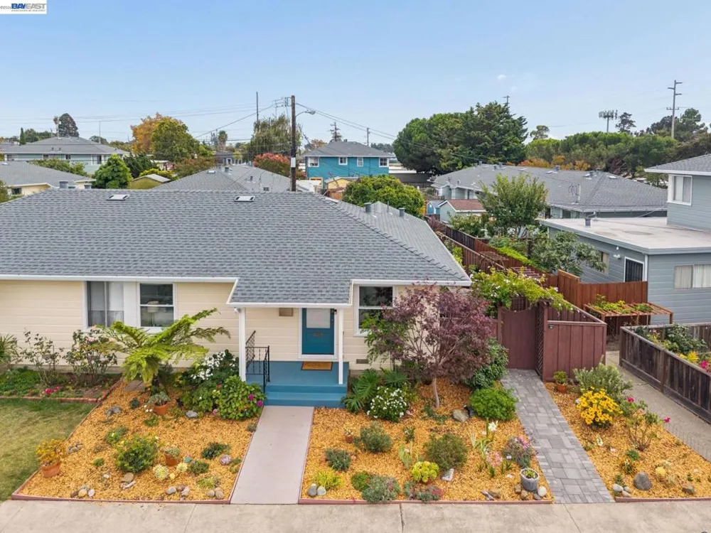 104 Cypress St Alameda, CA 94501