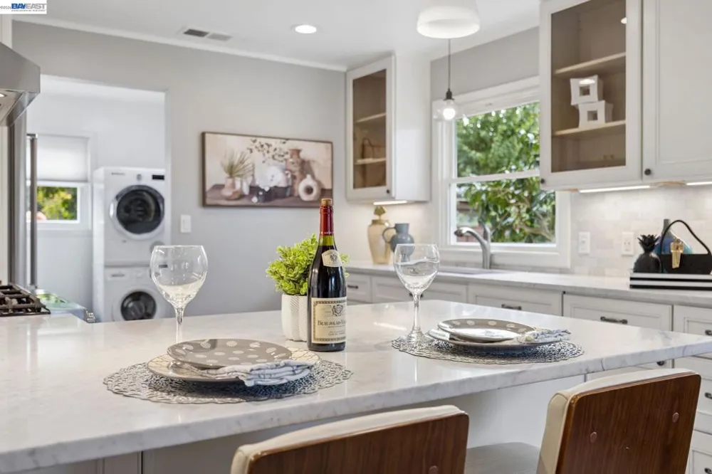 104 Cypress St Alameda, CA 94501