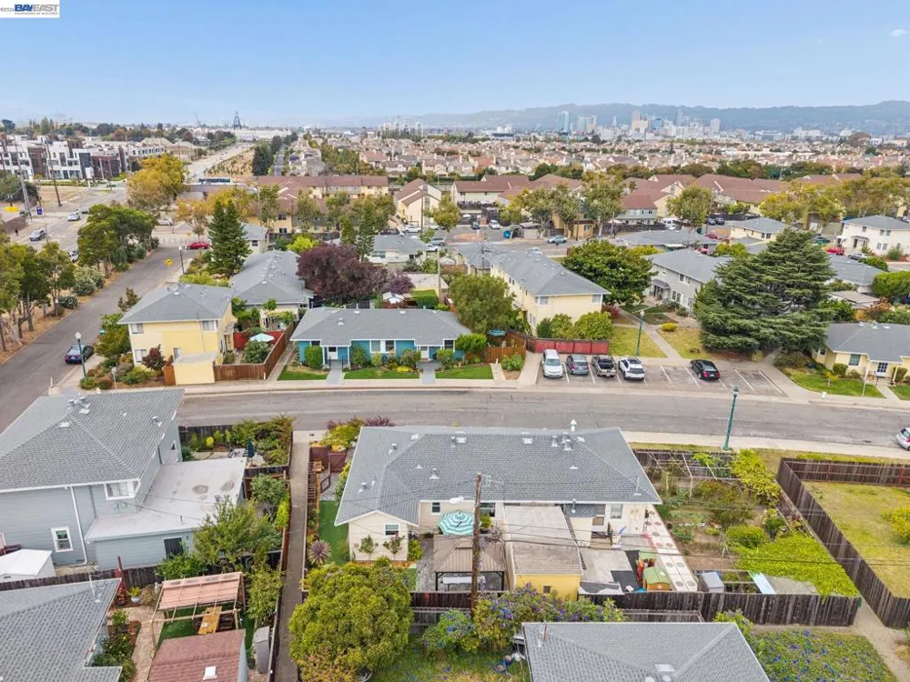 104 Cypress St Alameda, CA 94501