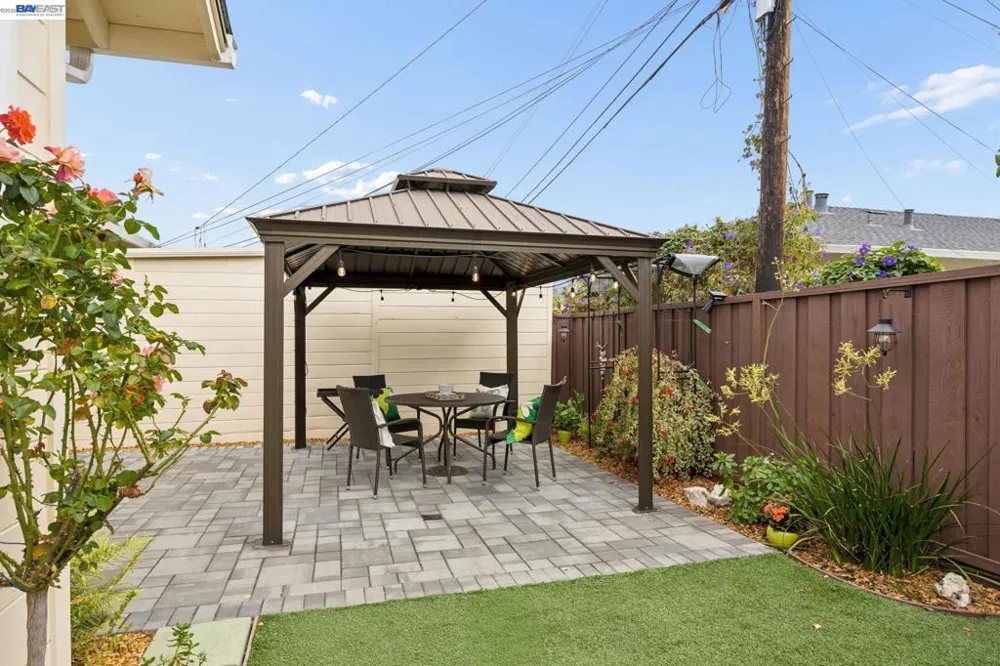 104 Cypress St Alameda, CA 94501