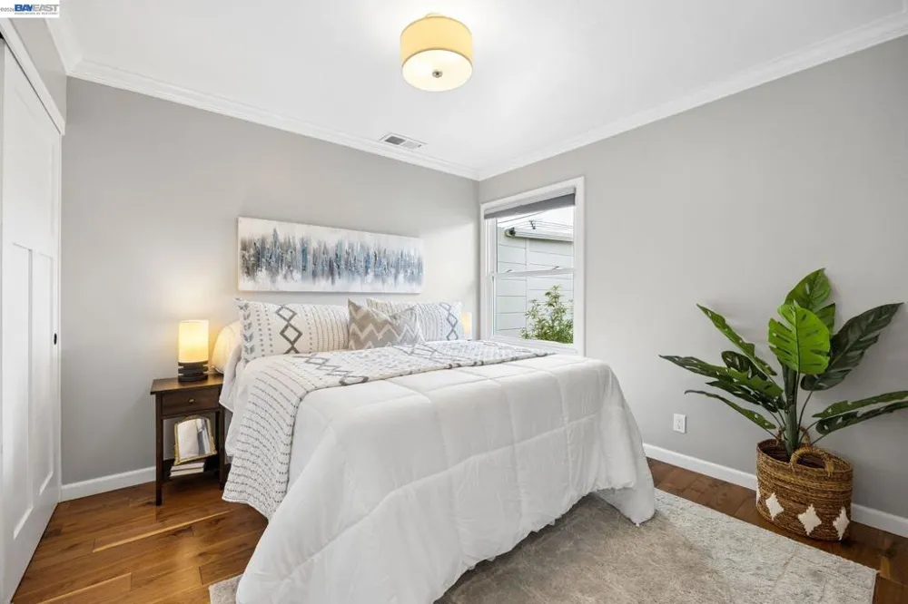 104 Cypress St Alameda, CA 94501