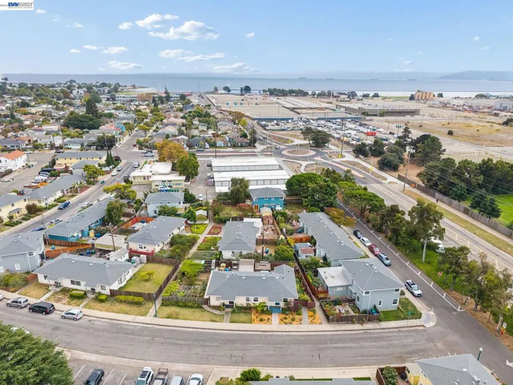 104 Cypress St Alameda, CA 94501