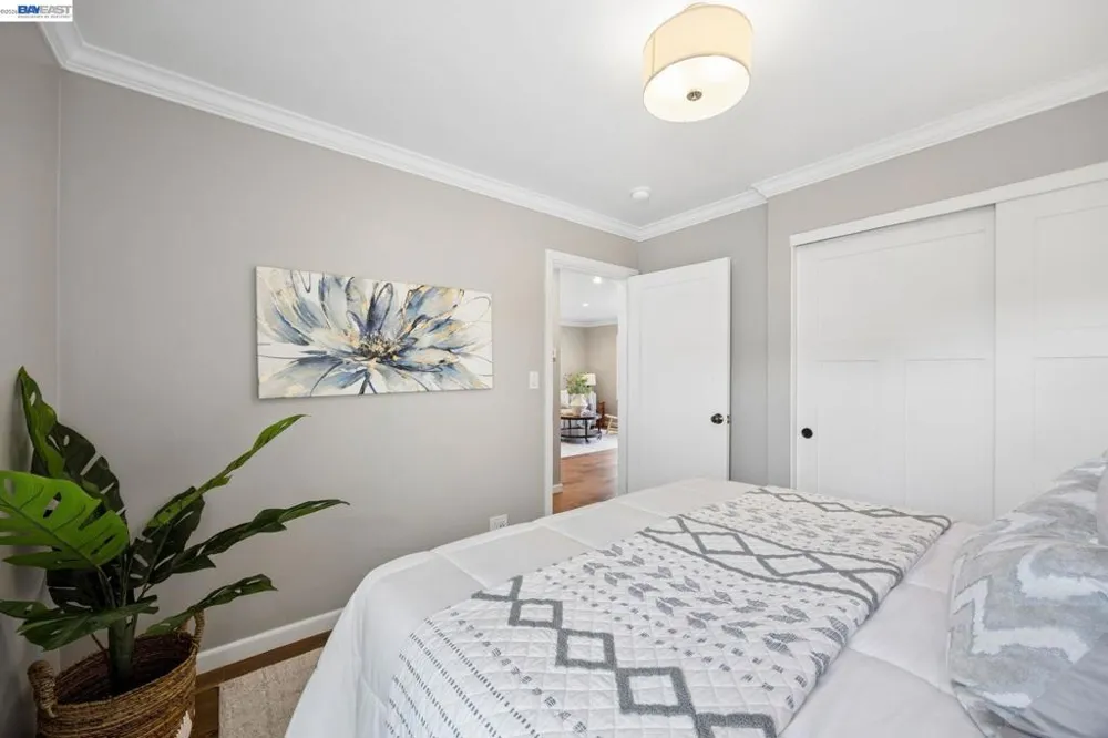 104 Cypress St Alameda, CA 94501