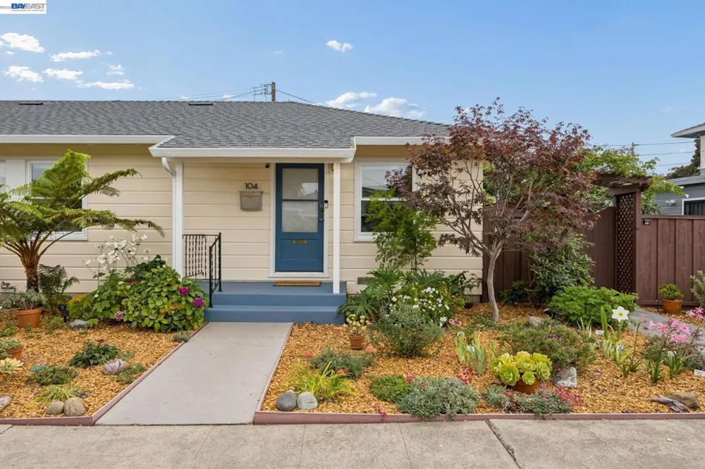 104 Cypress St Alameda, CA 94501