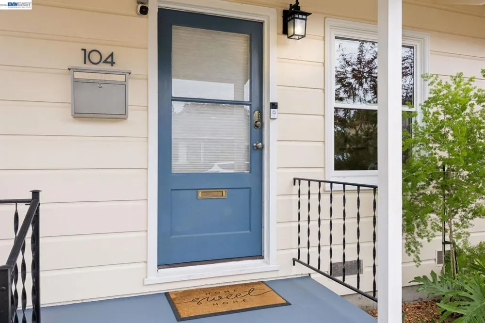 104 Cypress St Alameda, CA 94501
