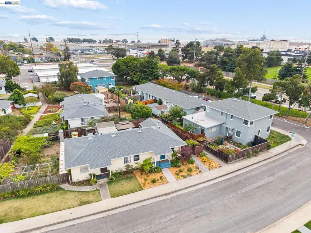 104 Cypress St Alameda, CA 94501
