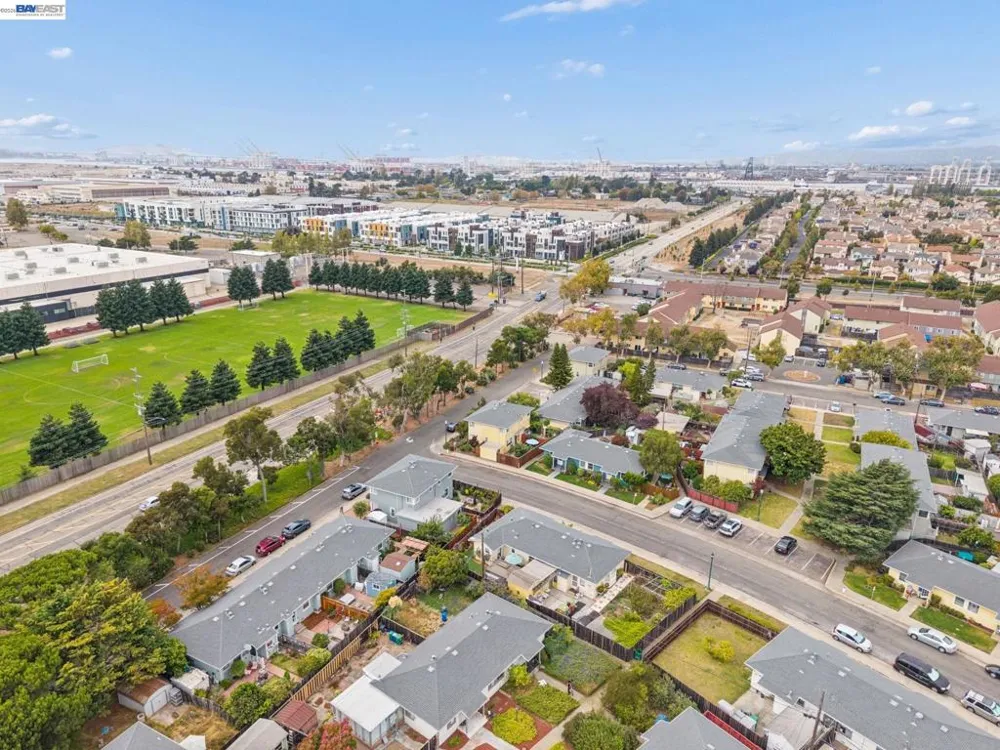 104 Cypress St Alameda, CA 94501
