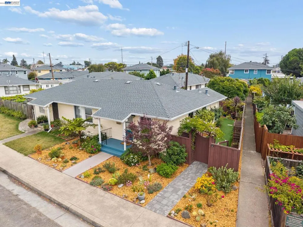 104 Cypress St Alameda, CA 94501