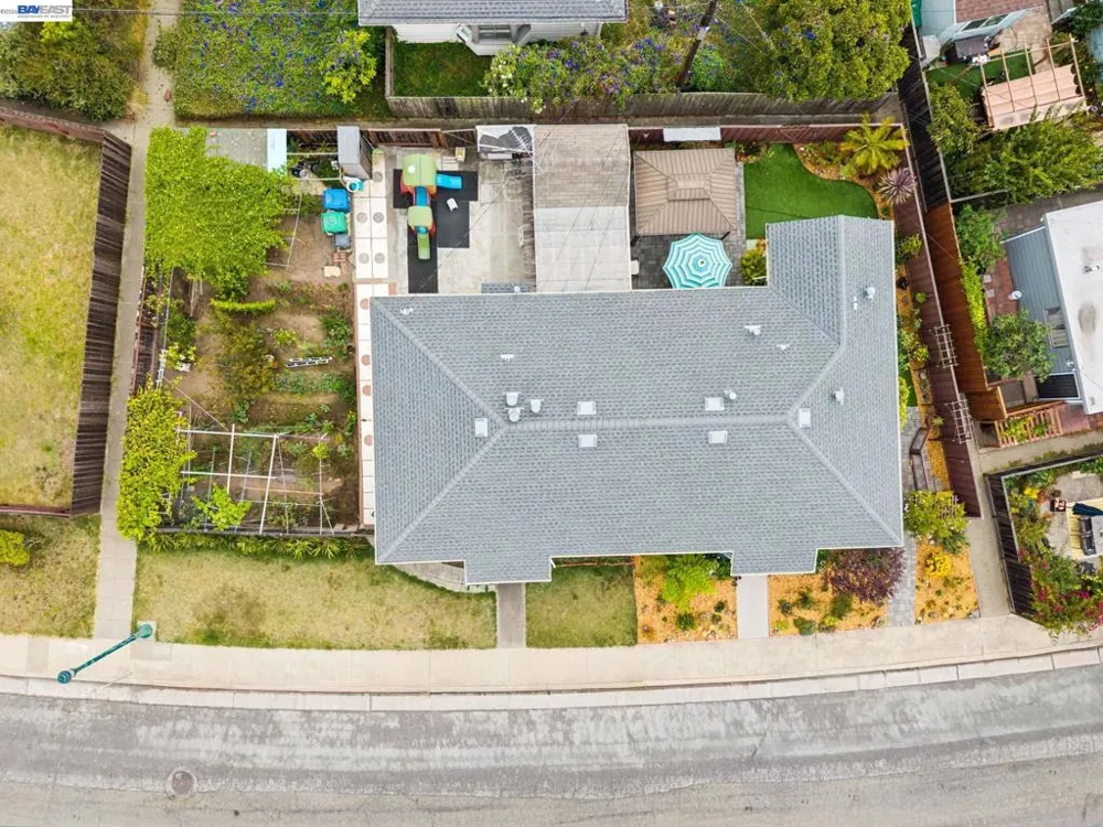 104 Cypress St Alameda, CA 94501