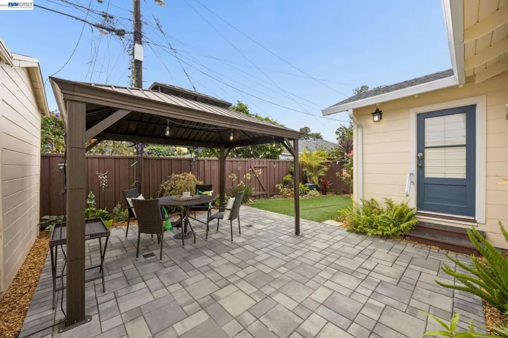 104 Cypress St Alameda, CA 94501