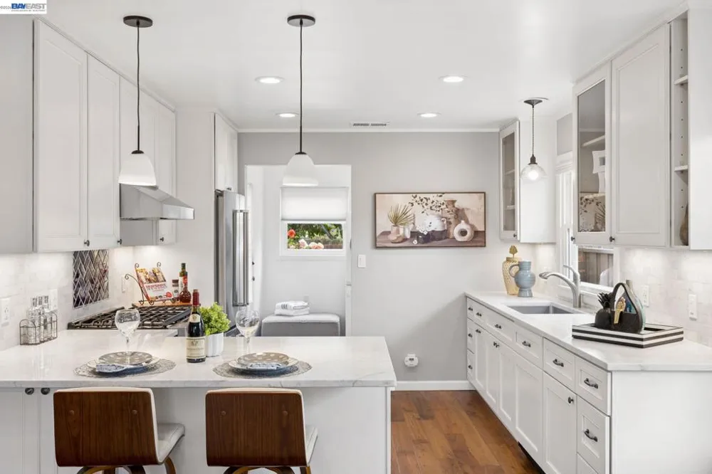 104 Cypress St Alameda, CA 94501