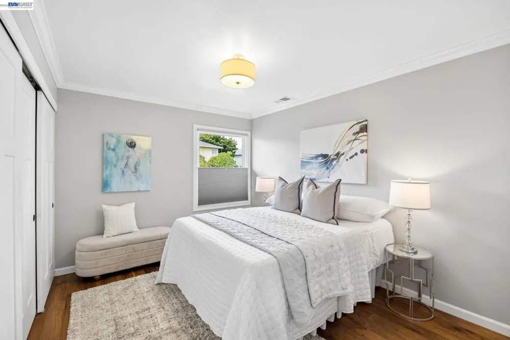 104 Cypress St Alameda, CA 94501