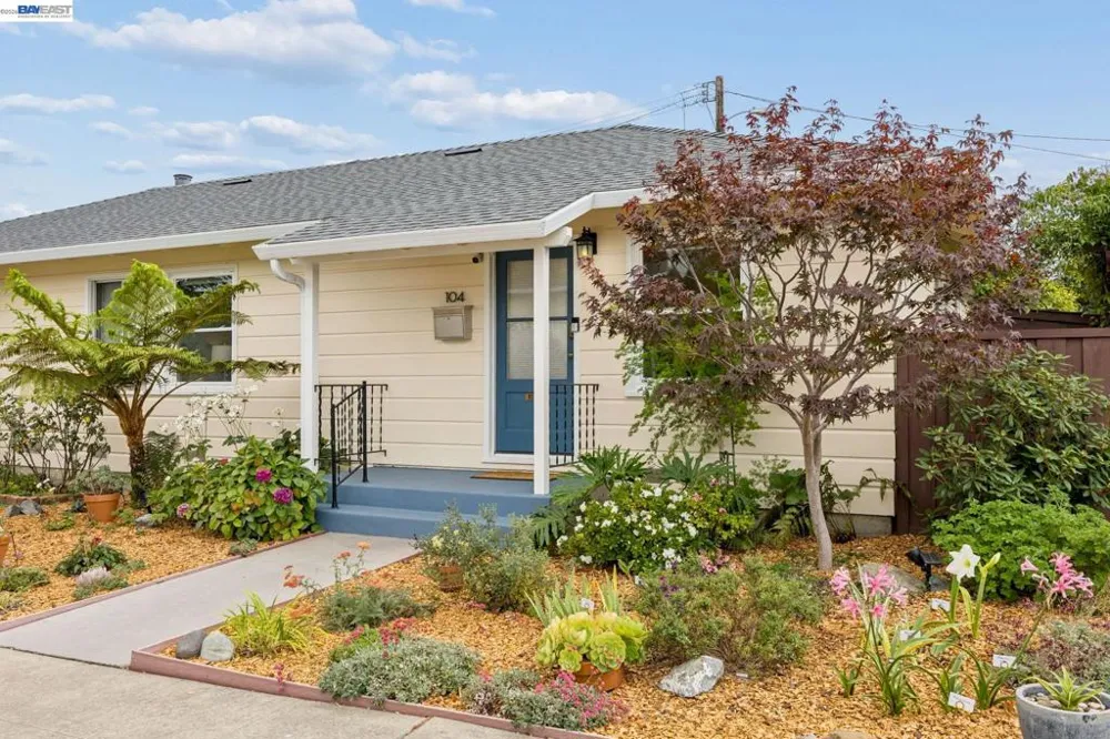104 Cypress St Alameda, CA 94501